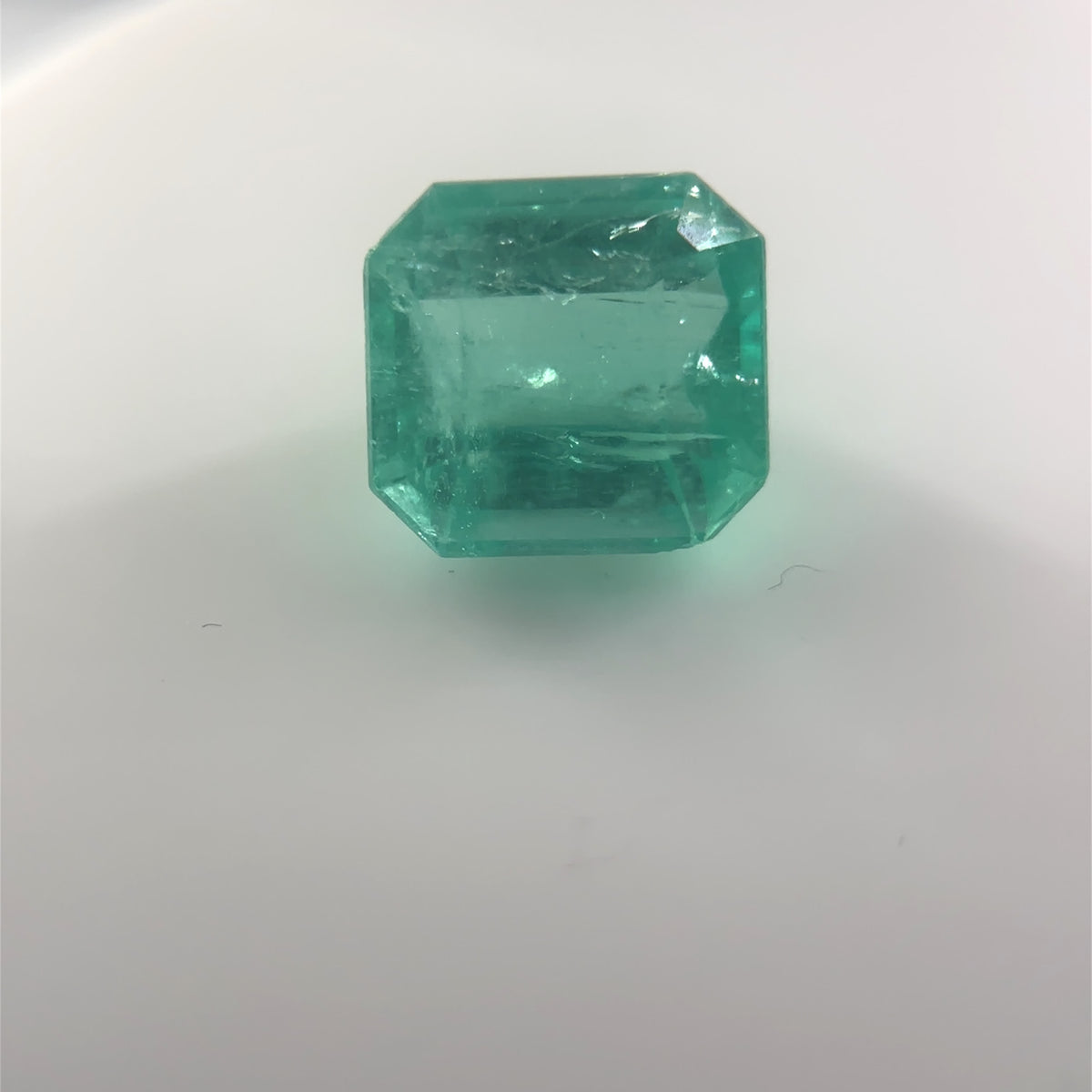 3.4 ct Exquisite Step-Cut Rectangular Green Emerald Gemstone