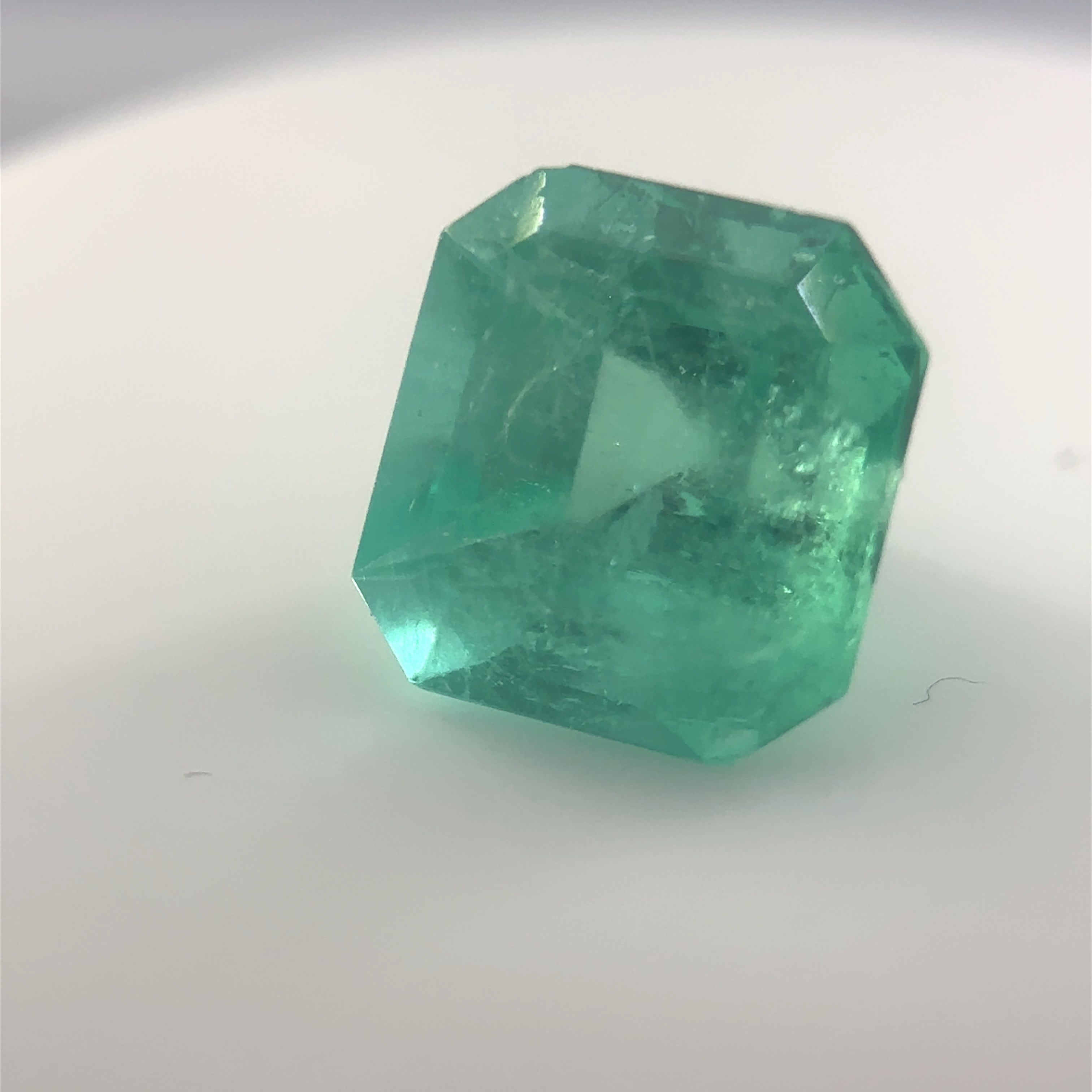 4.1 ct Exquisite Step-Cut Rectangular Green Emerald Gemstone