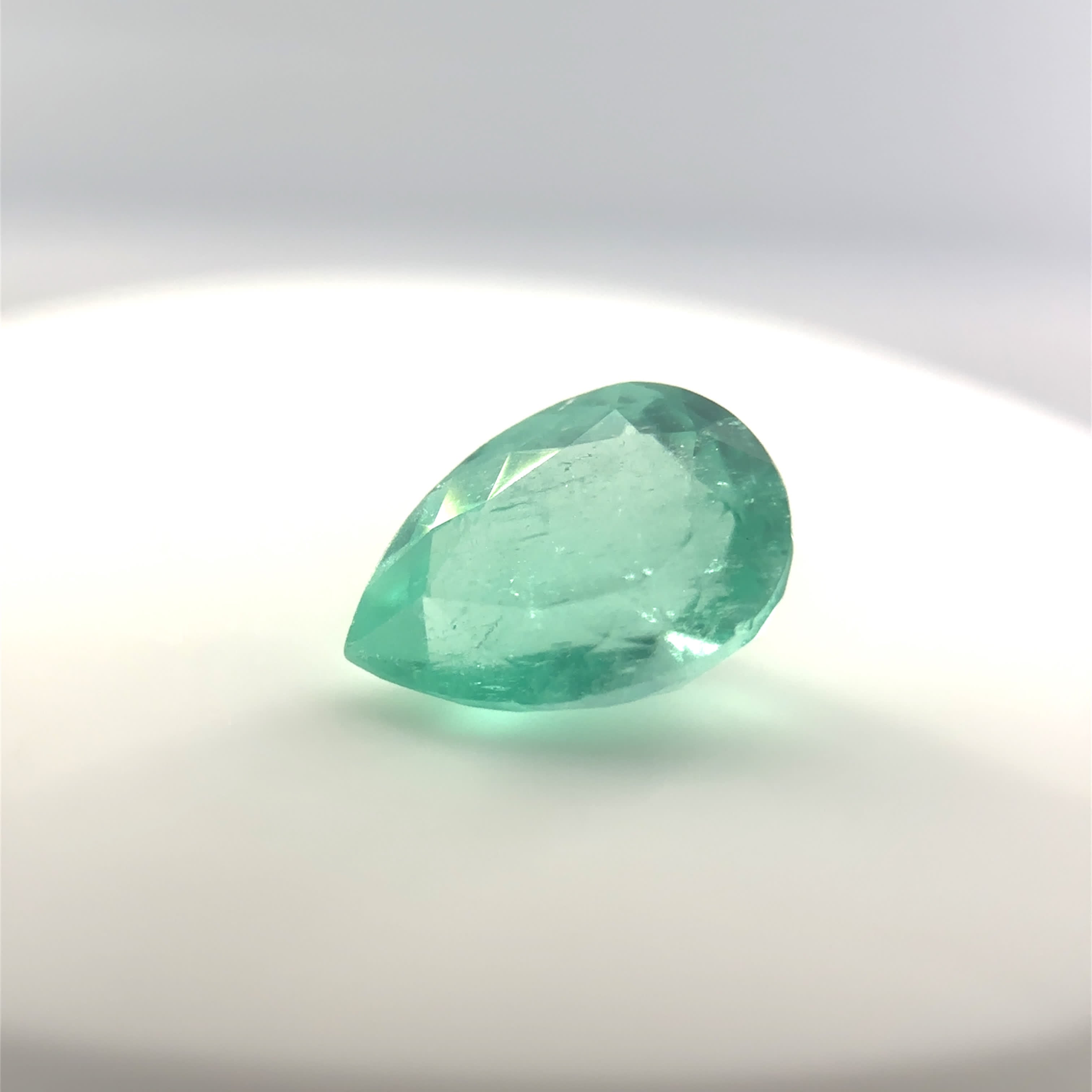 2.85 ct Natural Pear Brilliant Cut Bluish Green Emerald Gemstone