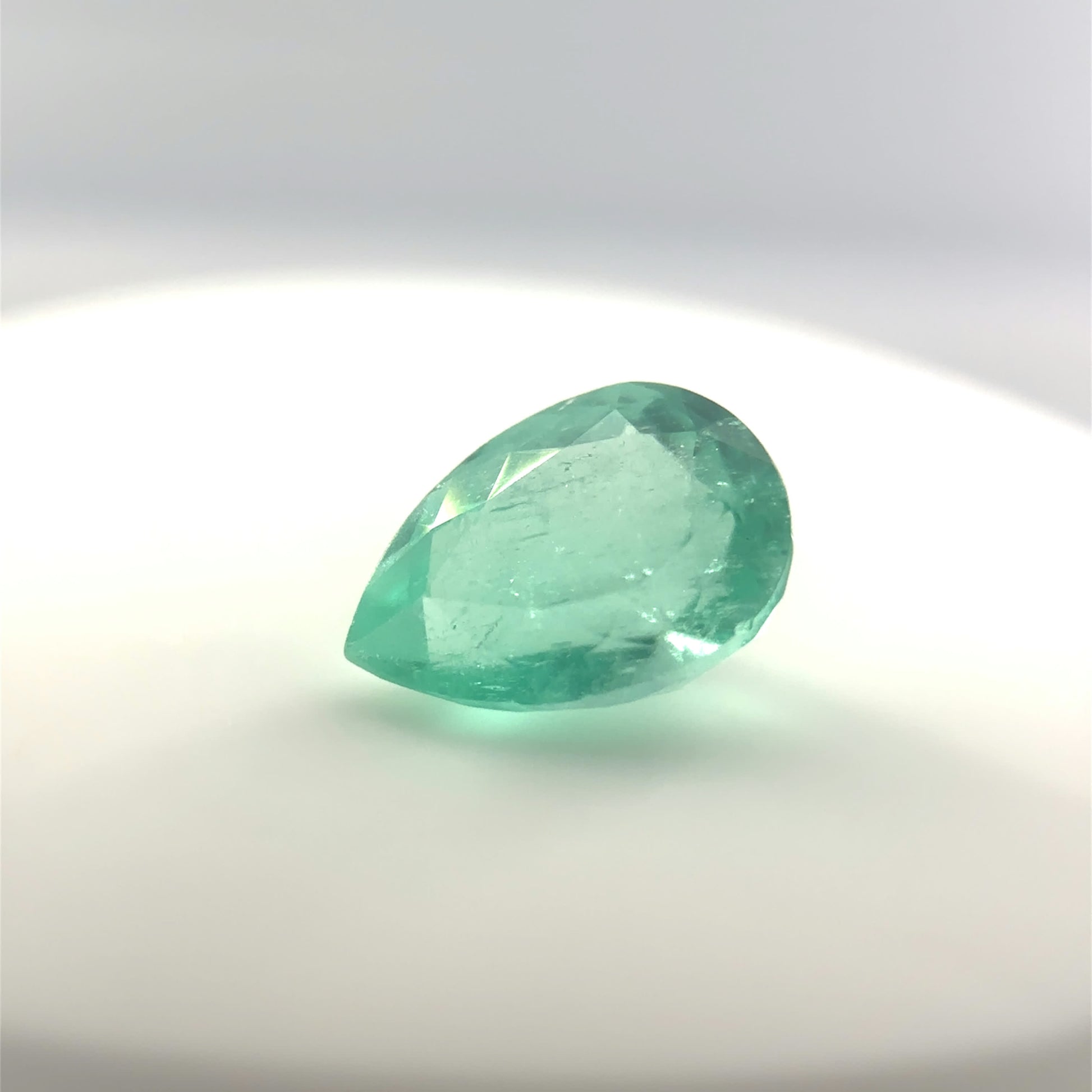 2.85 ct Natural Pear Brilliant Cut Bluish Green Emerald Gemstone