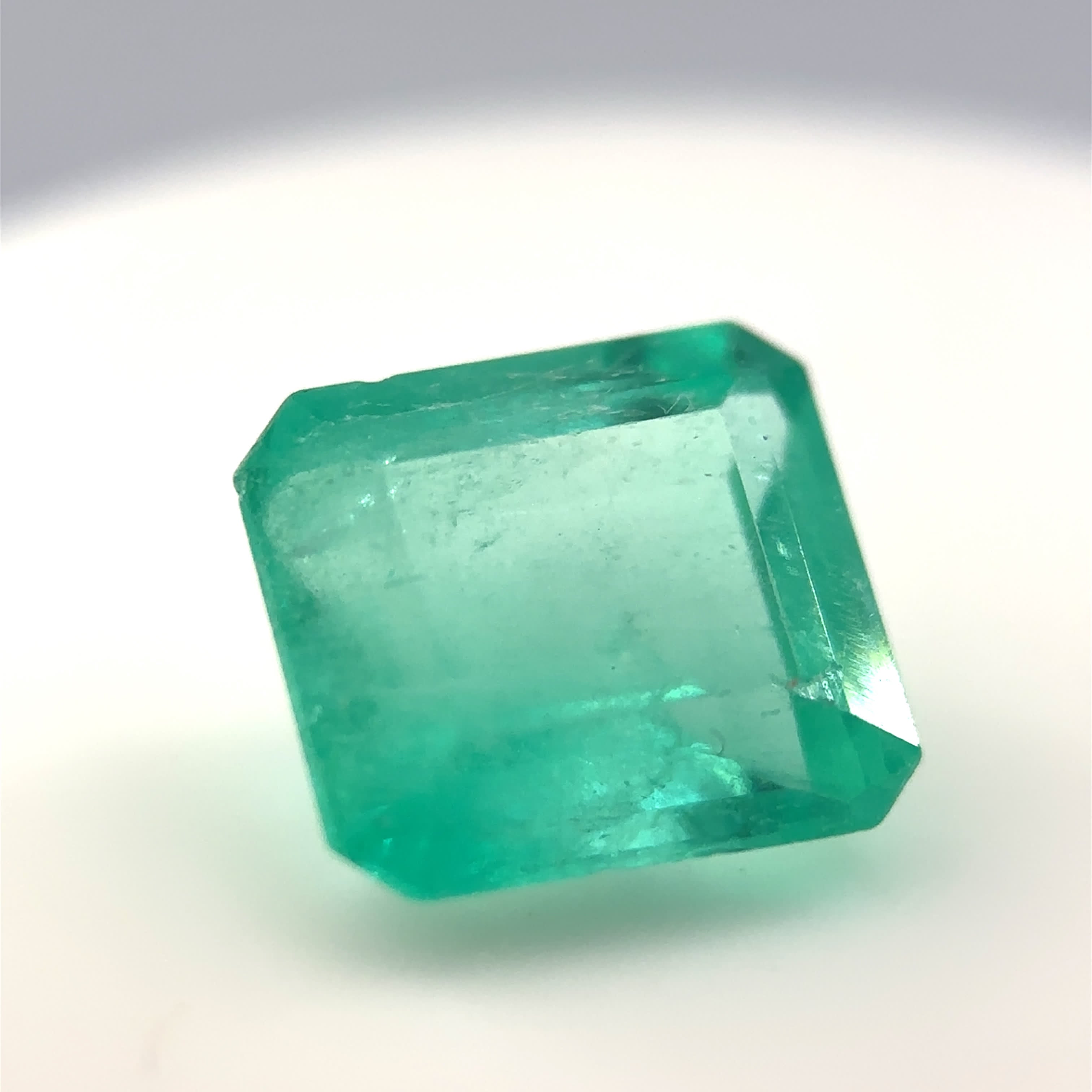 3.78 ct Natural Fine Colombian Green Emerald Cut Gemstone