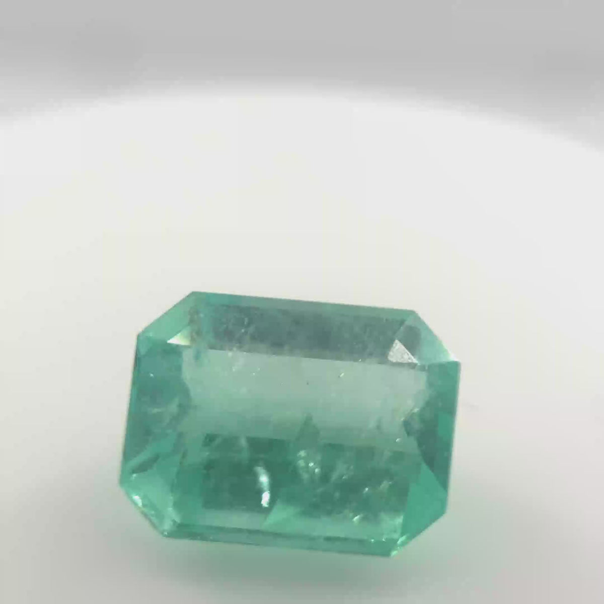 3.92 ct Natural Muzo Emerald in Bluish Green