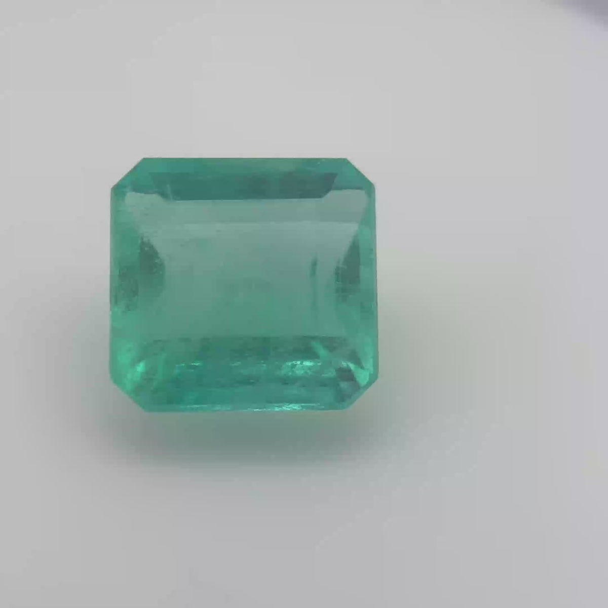 3.23 ct Natural Muzo Emerald square Cut in Very Bluish Green