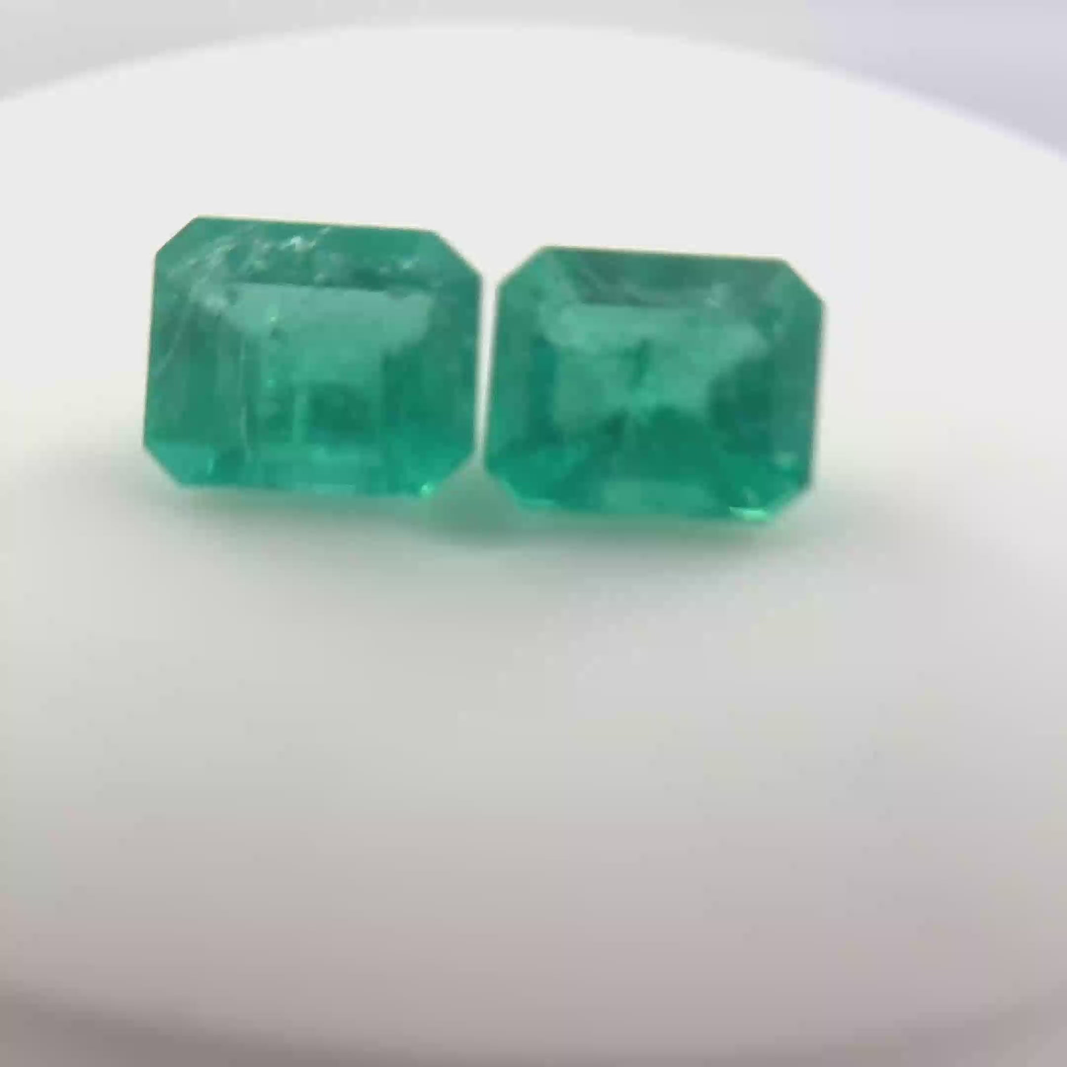 2.69 Muzo Emeralds Cut Loose Emerald Pair (1,36 & 133 ct each)