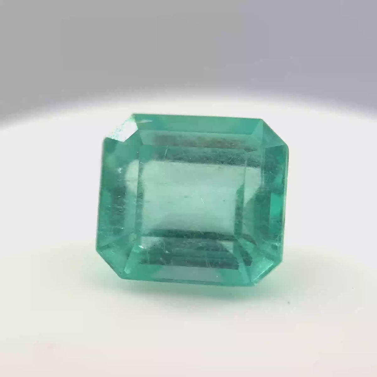 4.23 ct Natural Green Rectangular Emerald Gemstone
