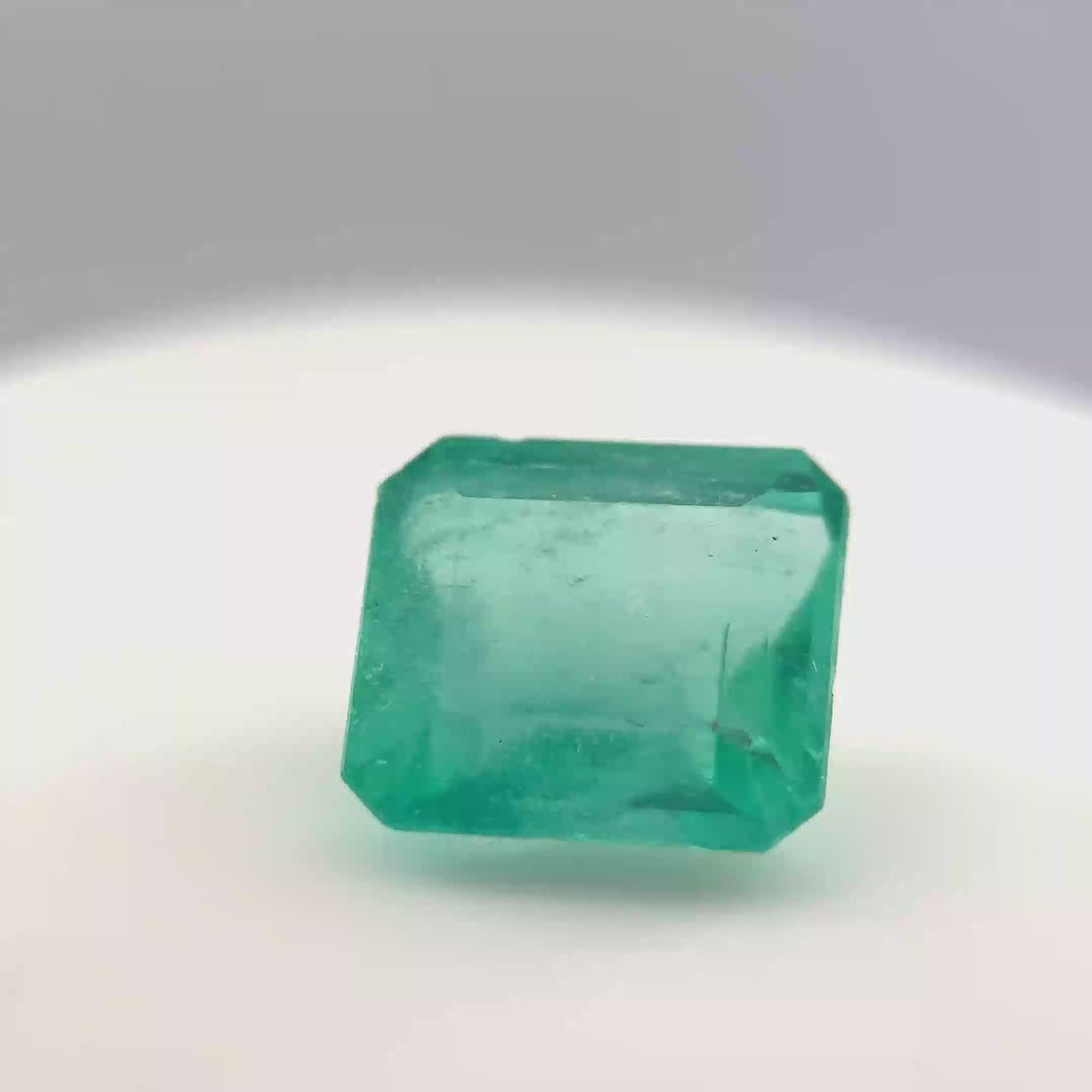3.78 ct Natural Fine Colombian Green Emerald Cut Gemstone